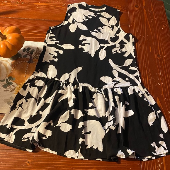 Nine West Drop Waist, Flounce Hem, Floral Dress NWOT - Picture 3 of 6